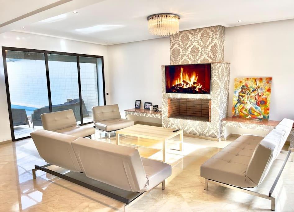 Luxury With Private Pool Villa